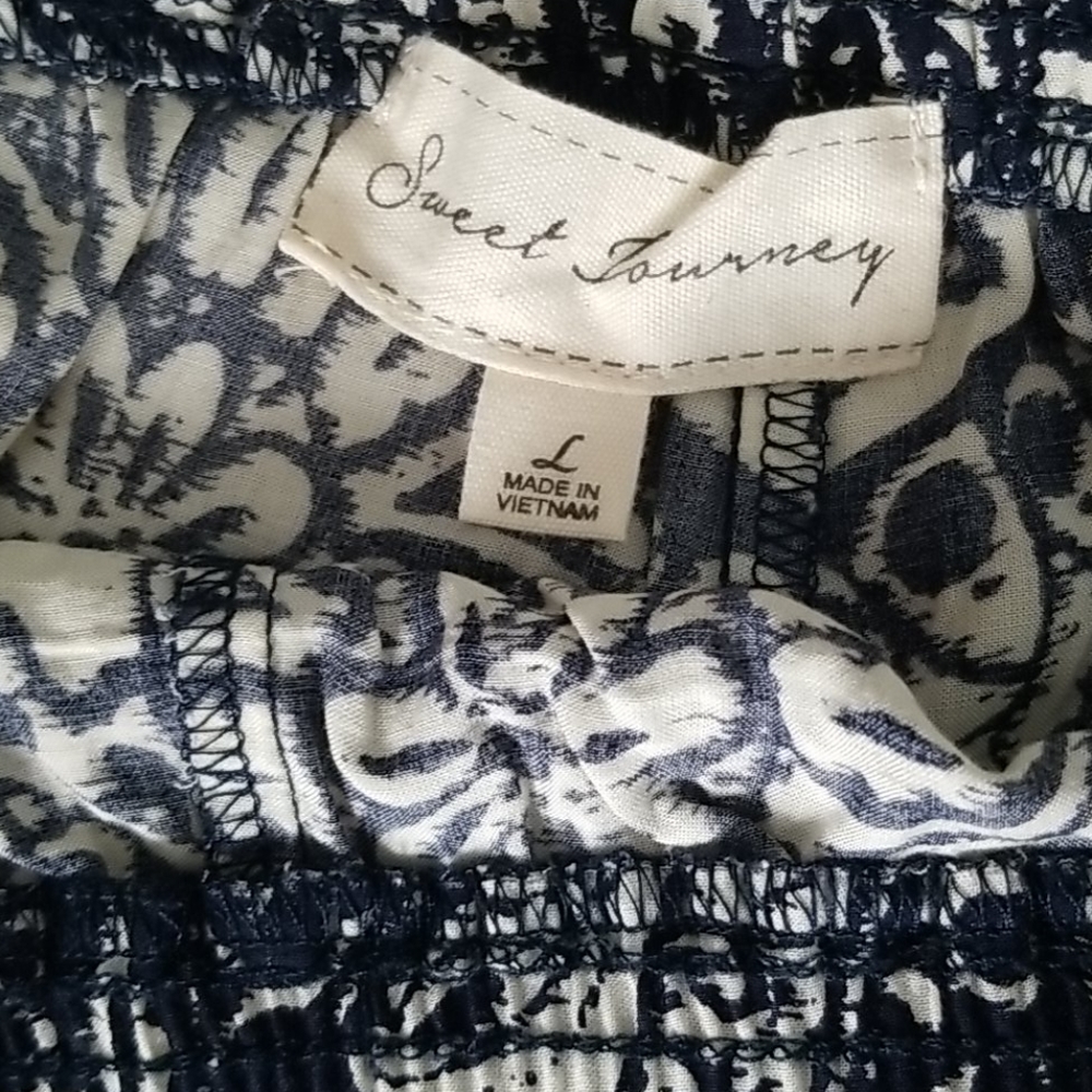 Patterned Shorts - Picture 3 of 3